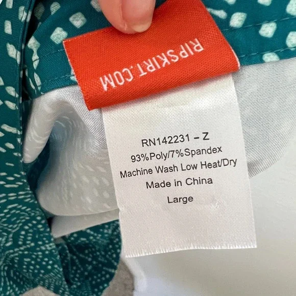 RipSkirt Hawaii Sz L Teal Blue Batik Wrap Skirt Length 2 Quick Dry Active - Picture 10 of 10